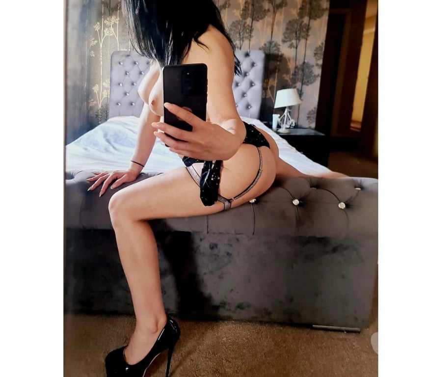 Escorts West London Hillingdon - Photos for Betty party girls πππ