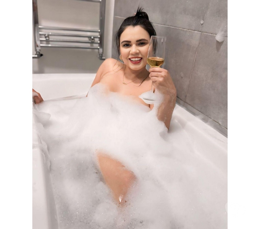 Escorts North London North Finchley - North London - Photos for ⭐️👅GEOVANA PETITE BRAZILIAN SLUT👅⭐️