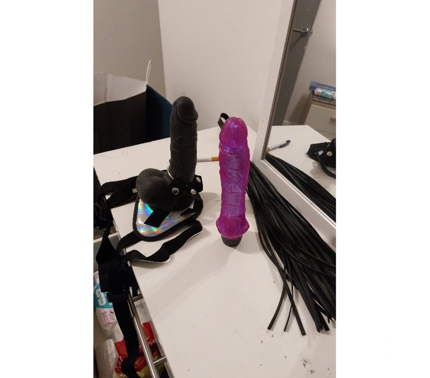 Escorts East London Redbridge - Photos for 🍭🔥HORNY SARA❤️🔥ALEVEL QUEEN😈🥳 PARTY