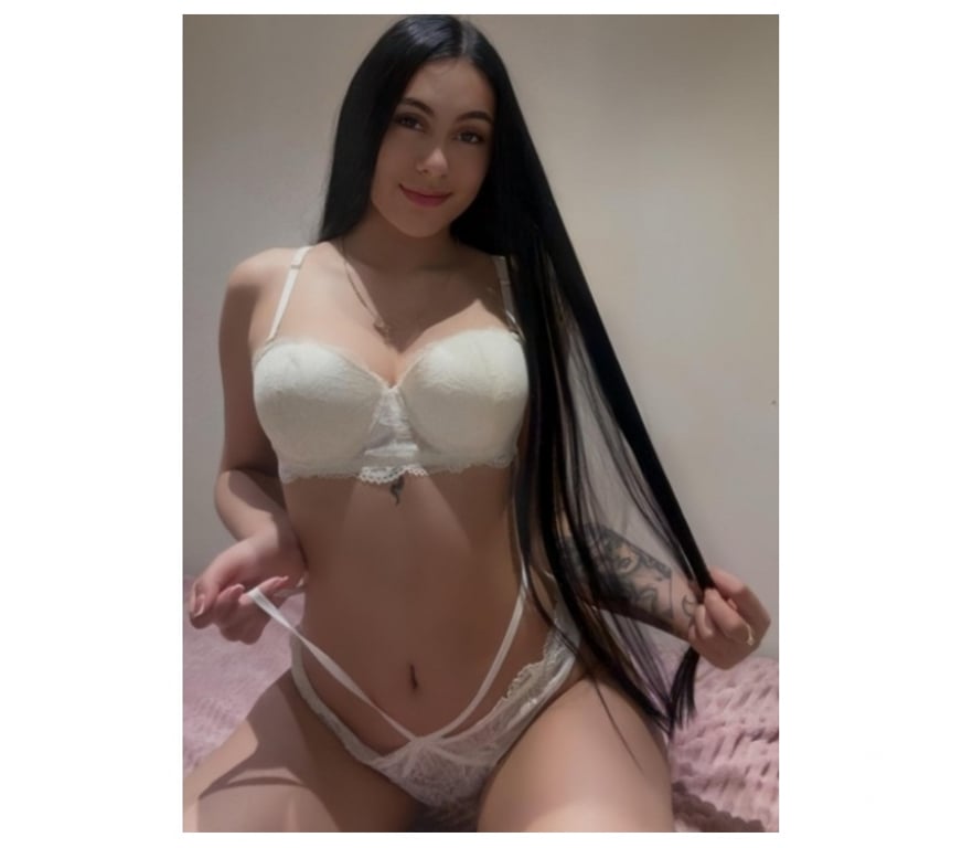 Escorts Derbyshire Derby - Photos for Alexis🥰 new in town only outcoll PARTY GIRL 🥳🥂