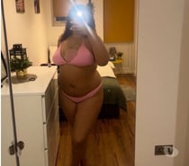 Sexy Curvy Bella😍