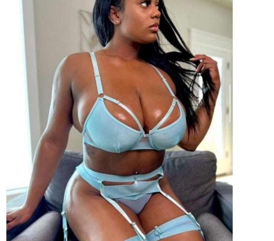 Escorts South East London Catford - South East London - Photos for GIGI SEXY BOMBSHELL 😍