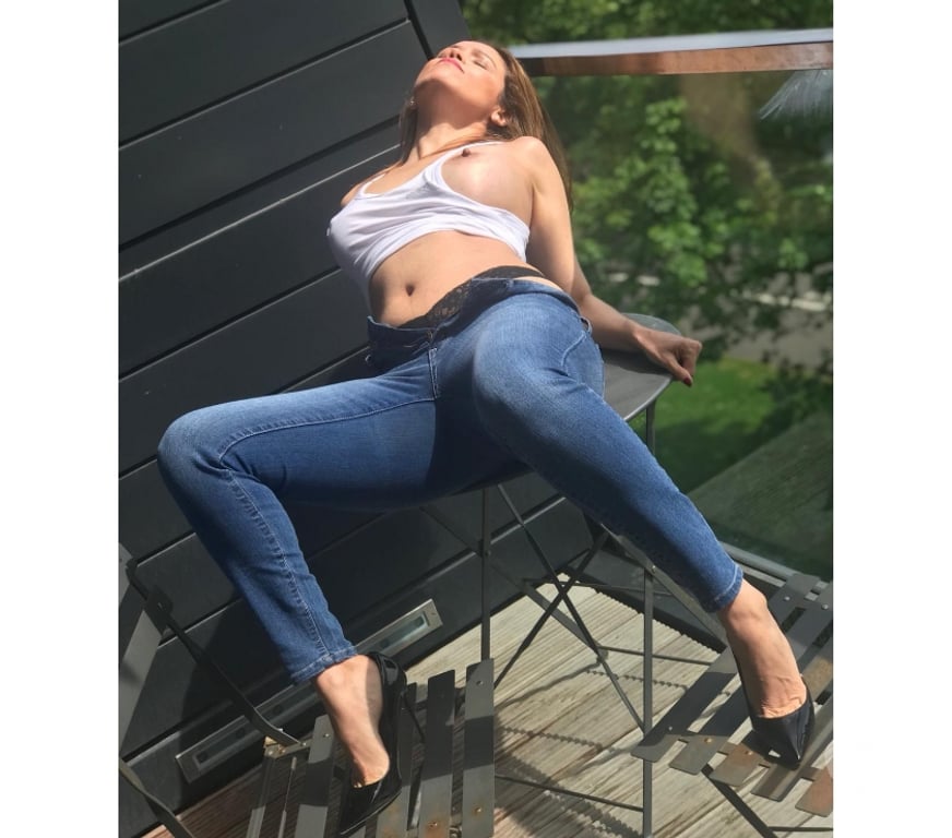 Escorts Hertfordshire Watford - Photos for ☎️FRESH,ATMOSPHERE AIR CONDITIONER BODY2BODY MASSAGE