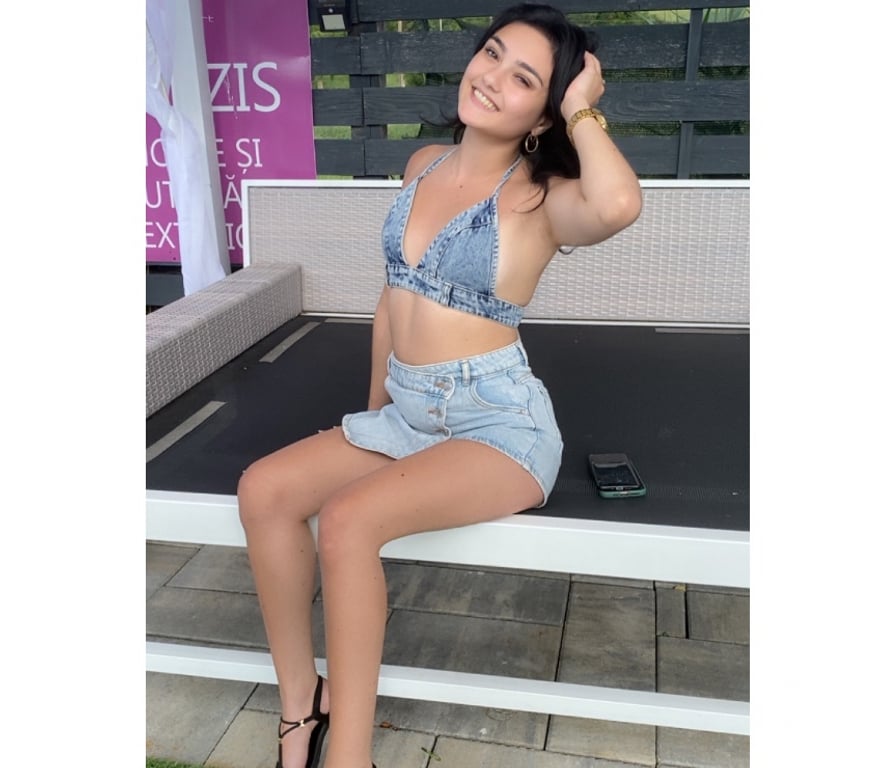 Adult Entertainment Central London Belgravia - Central London - Photos for SWEET AND HOT BRUNETTE