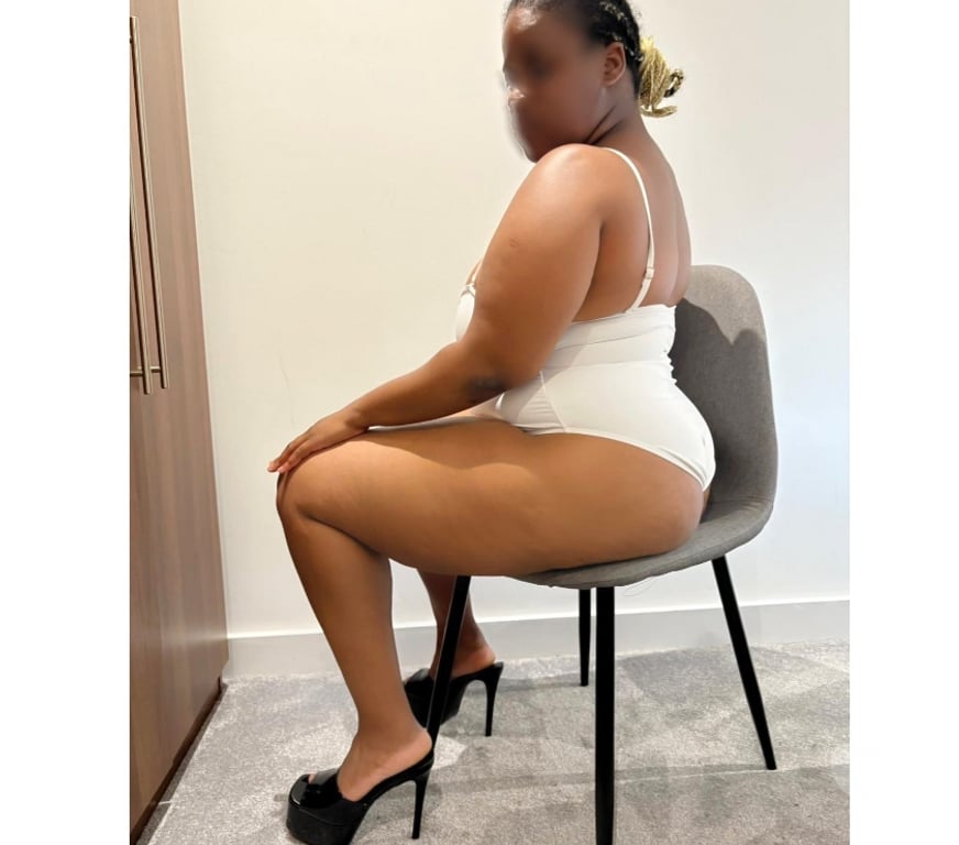 Escorts West Midlands Birmingham - Photos for Aroura ๐ party babe