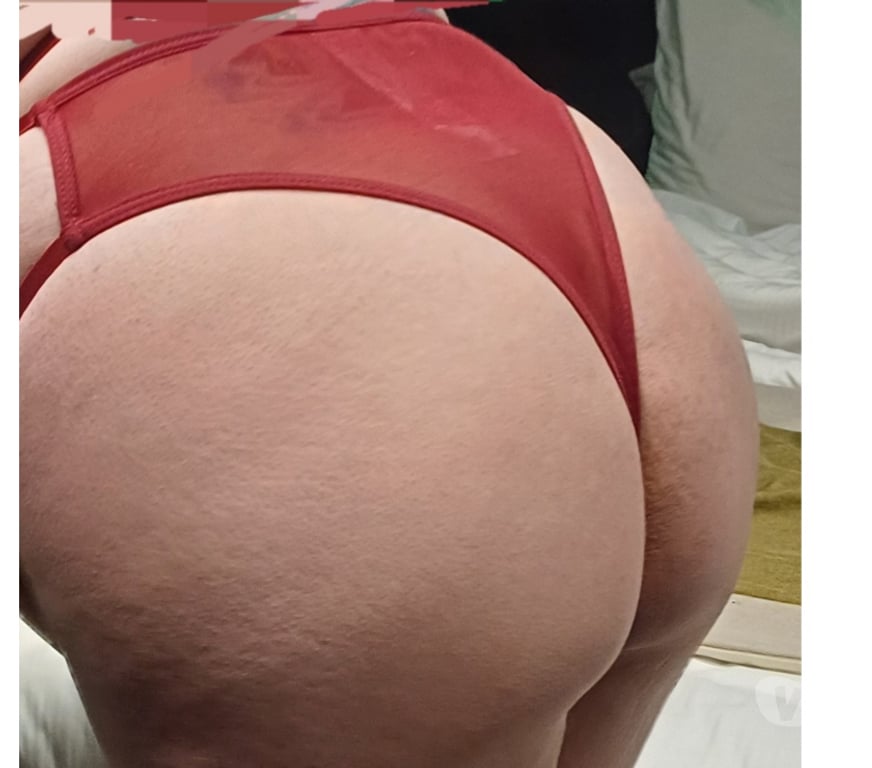 Escorts West Yorkshire Leeds - Photos for Cute, British, real FF boobs, groups of men encouraged :p