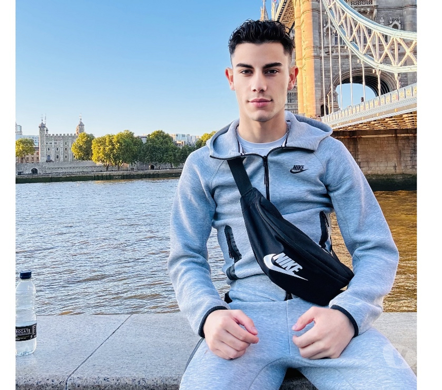 Gay massage West Yorkshire Leeds - Photos for Levi Leeds π₯π