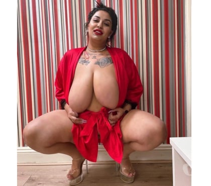  Escorts & Erotic Massage Preston City Centre Preston - Photos for 😘hello guys,I'm a brunette and sexy bbw👅escort💦