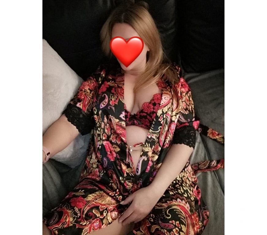 Escorts North West London Colindale - North West London - Photos for Milf Amine 😘❤️‍🔥❣️💕💯