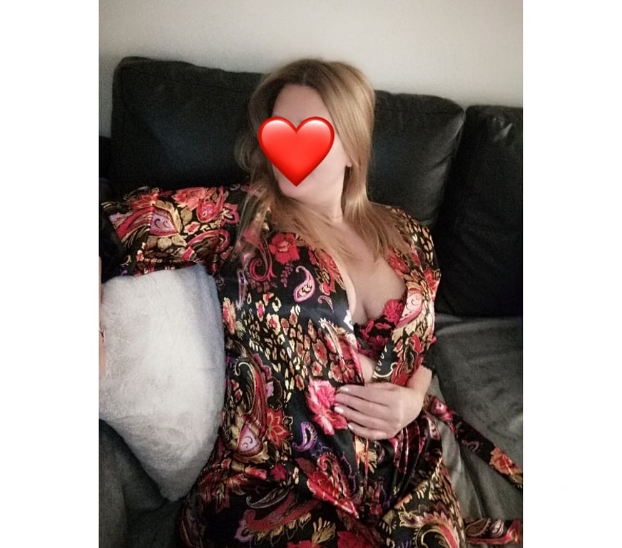 Escorts North West London Colindale - North West London - Photos for Milf Amine 😘❤️‍🔥❣️💕💯