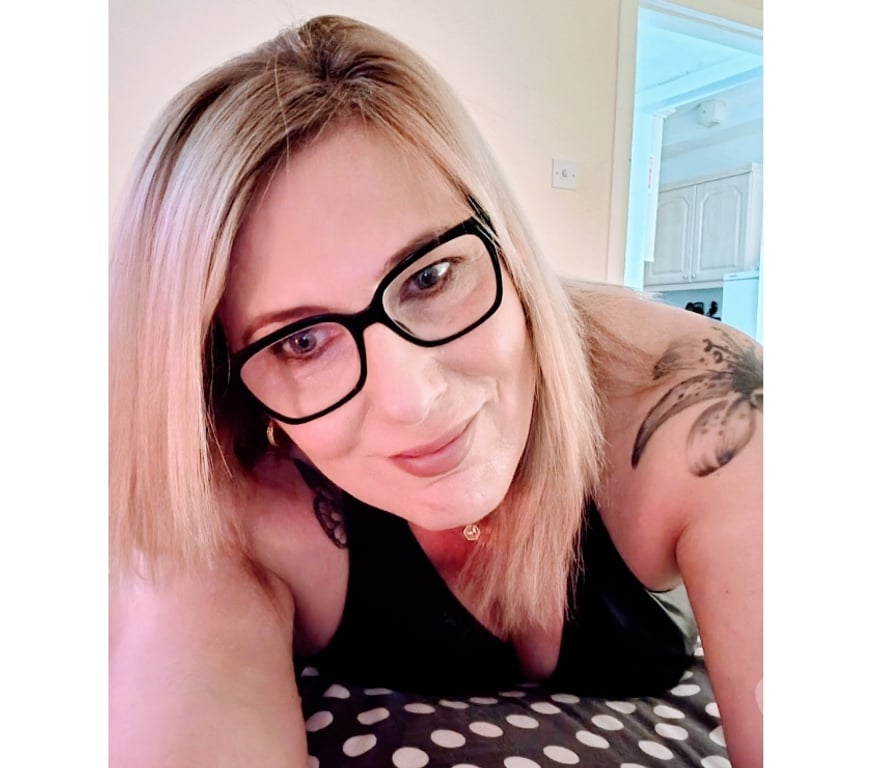 Adult Entertainment Merseyside Liverpool - Photos for English curvy milf rachel online only