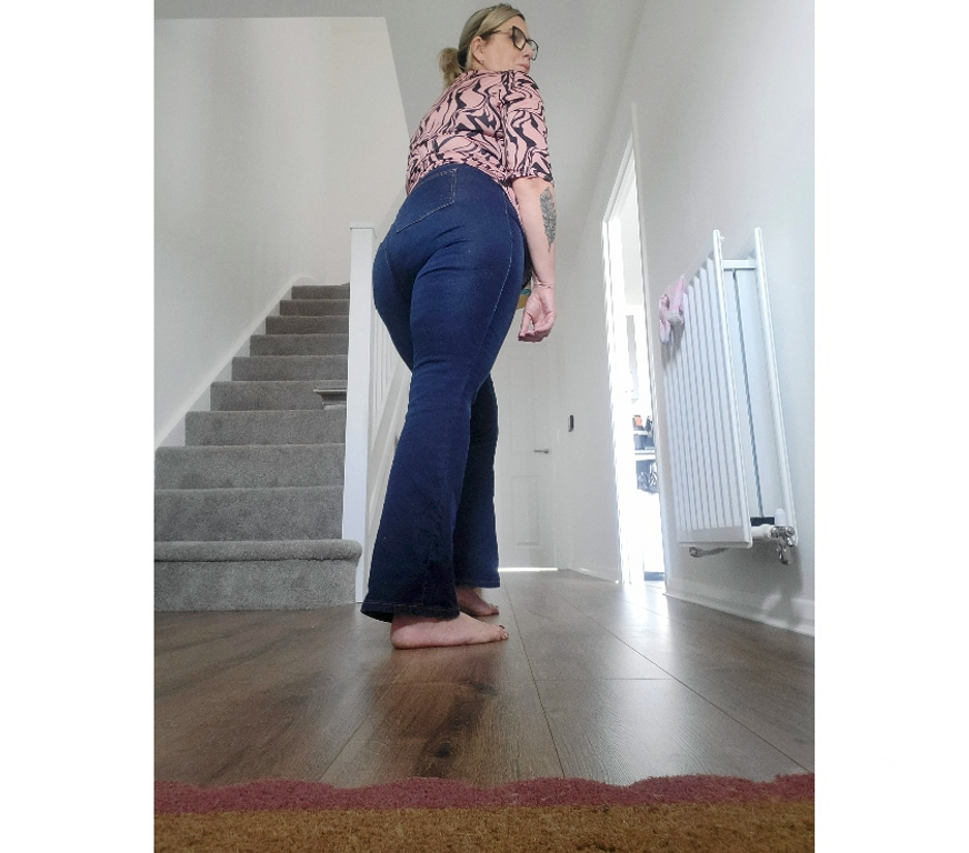 Adult Entertainment Merseyside Liverpool - Photos for Real English milf online only