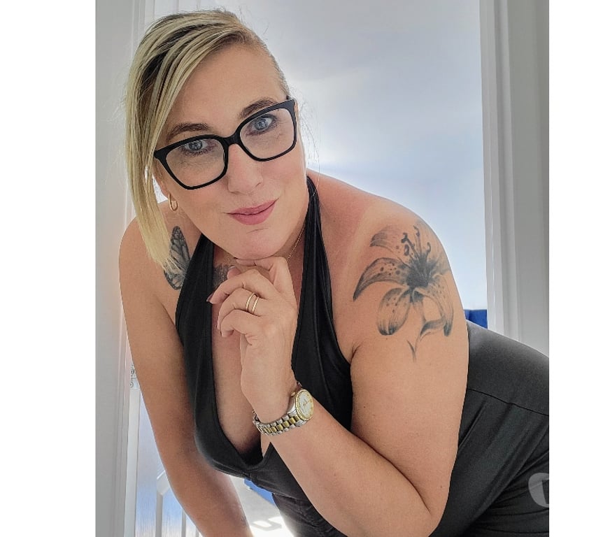 Adult Entertainment County Durham Darlington - Photos for Rachel curvy temptress online only