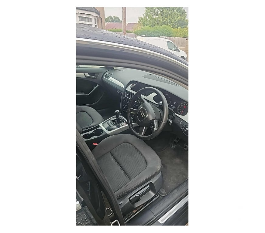 used cars for sale North London Edmondton Green Station - North London - Photos for Swap or sell Audi A4 Quatro 2010