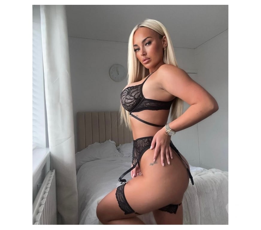 Escorts Bristol Bristol City Centre - Bristol - Photos for Naughty blonde in town genuine photos