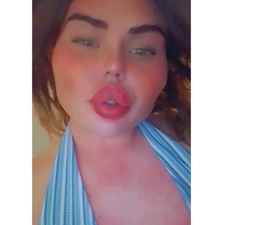 Trans Escorts Merseyside Liverpool - Photos for English Kazarella new in town letβs party π€ͺπ