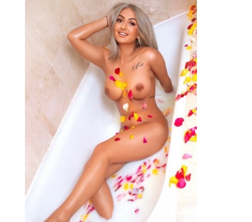 Escorts Gloucestershire Cotswold - Photos for Jessica 🥂REAL PHOTOS PARTY GIRL