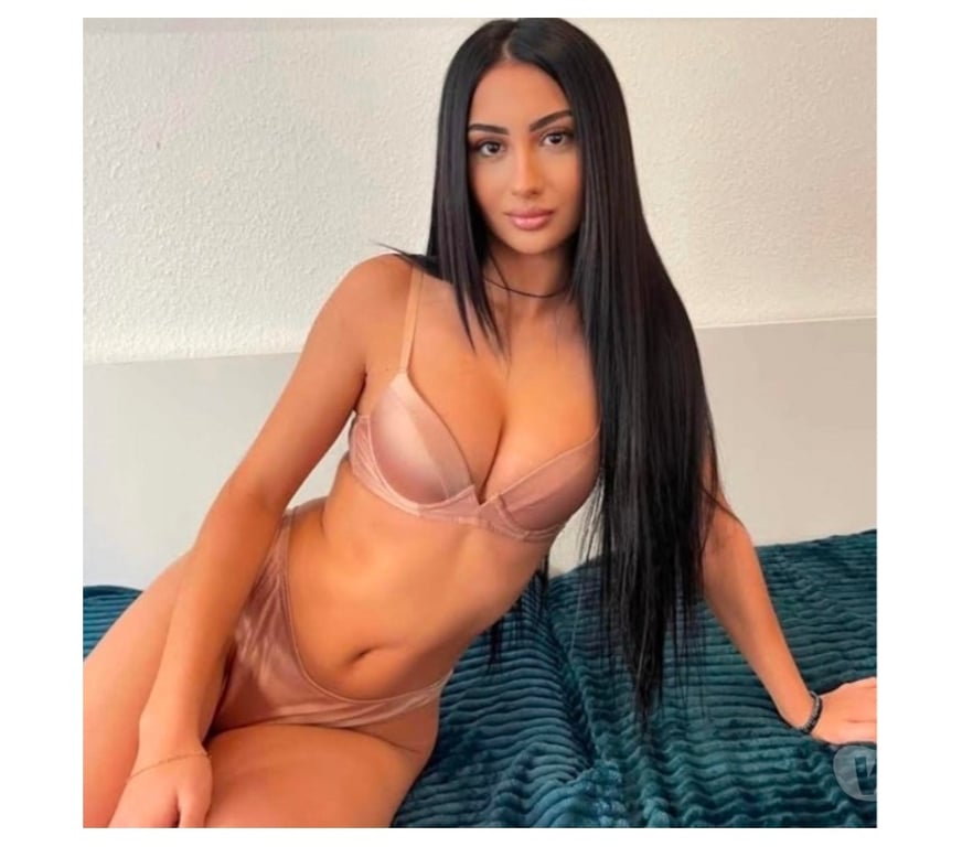 Escorts East Sussex Lewes - Photos for Hi guys I’m Emma call me for service kiss see you