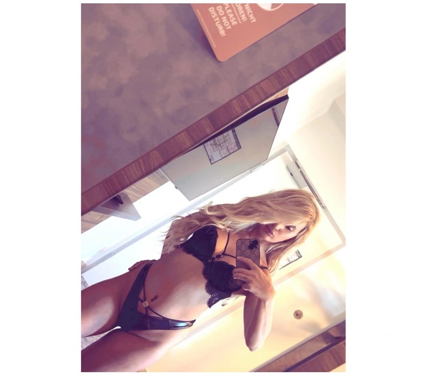 Escorts Hampshire Rushmoor - Photos for I'm very hot x Deborah x with a naughty body