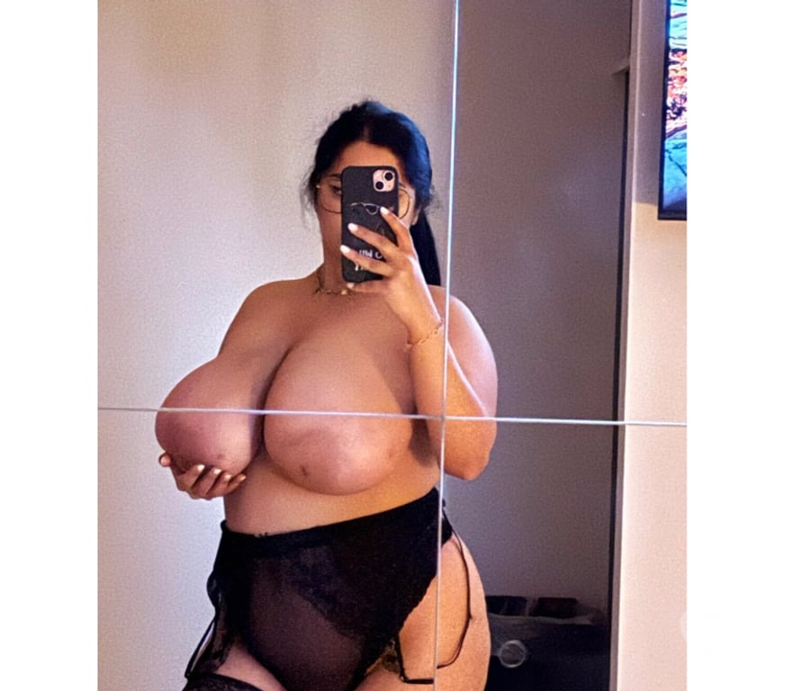 Escorts Mid Ulster Dungannon - Mid Ulster - Photos for ⭐️ THE BEST CURVY AND BUSTY BRUNETTE ⭐️ ⭐️