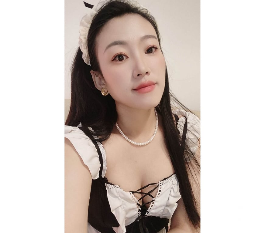 Escorts South East London Bromley - Photos for PETTS WOOD PREMIUM - Lily, Petite Cute Asian Escort