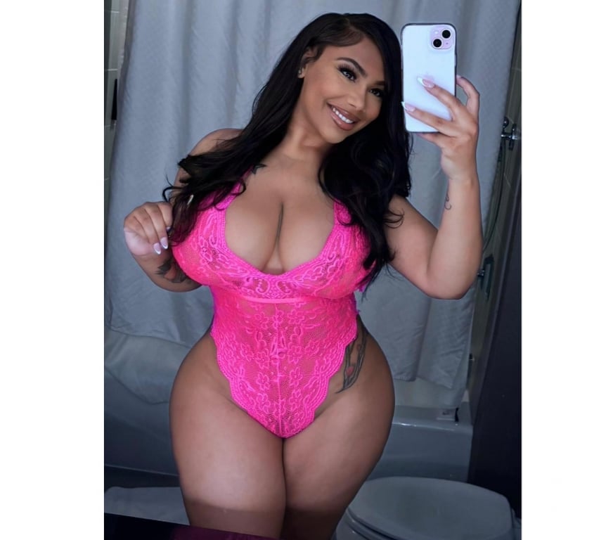 Escorts Barnet Edgware - Barnet - Photos for ๐๐ฆ OWO- A LEVEL-KISS MASSAGE NO RUSH๐๐ฆ