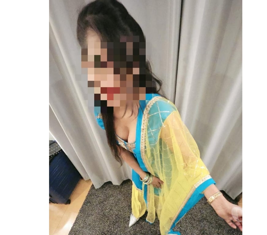Escorts West Yorkshire Leeds - Photos for VARNIKHA NEW MYNMAR TAMIL GIRL IN LEEDS CITY CENTRE