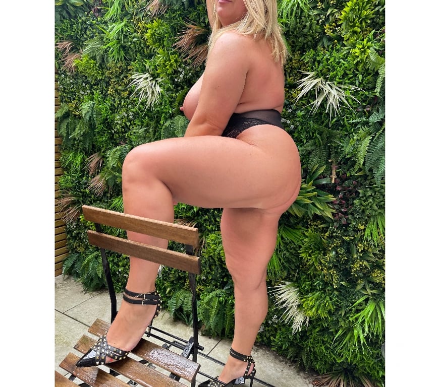 Escorts East London Canary Wharf Station - East London - Photos for Cockholding fantasy experience the ultimate view