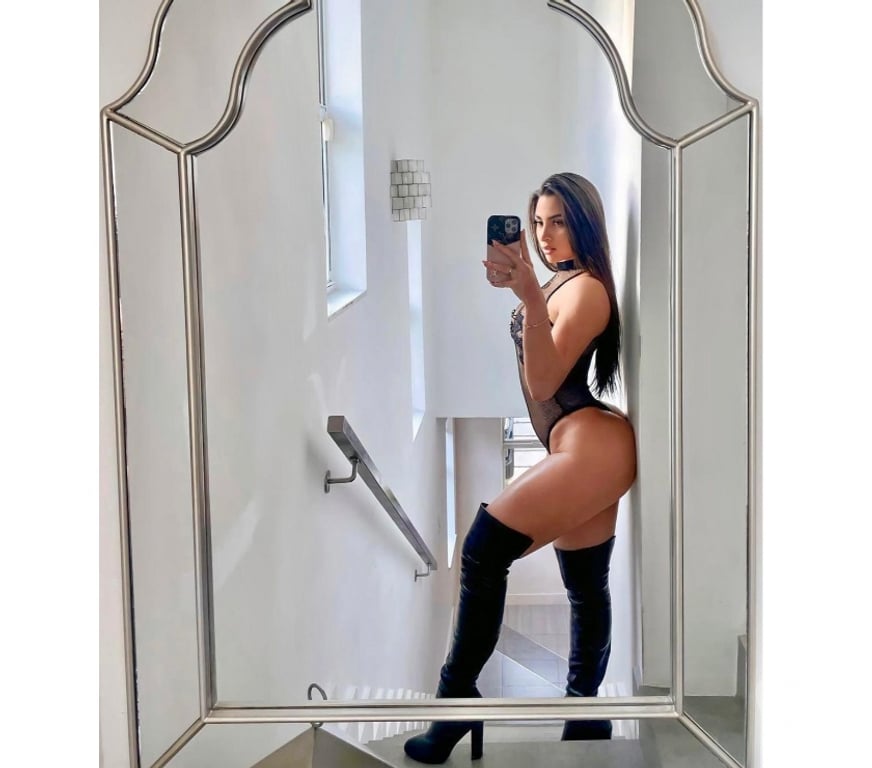 Escorts Essex Brentwood - Photos for sexy and pretty Bia brazilian party girl ππ§π·