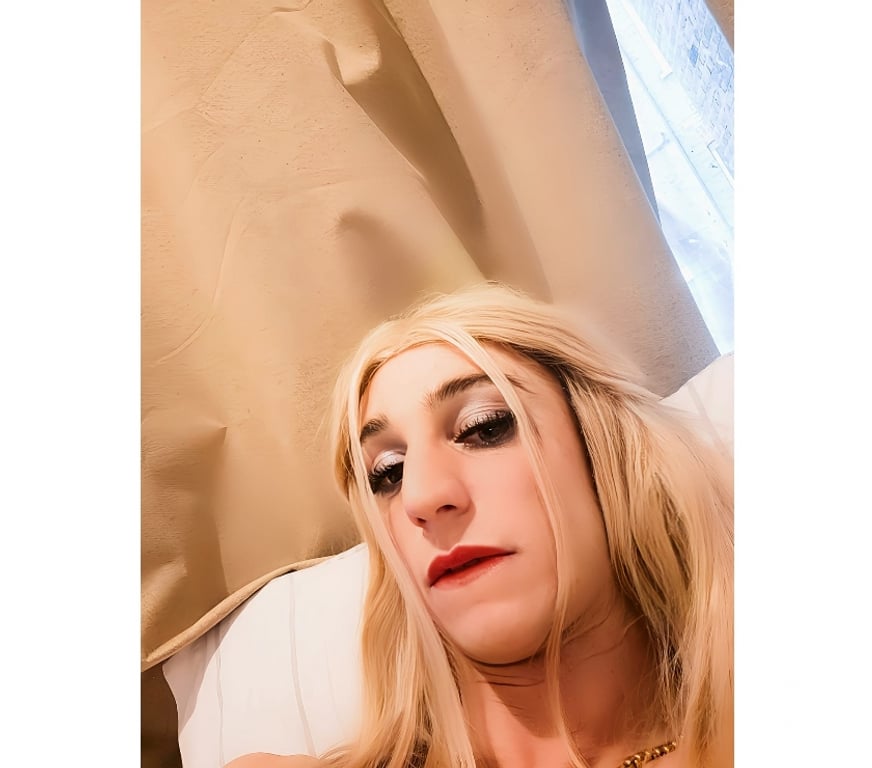Trans Escorts West London Barons Court Station - West London - Photos for POSH BRIT 9XL - ALL CO9".CK NO BRAINS BIMBO FOR BANGSnBANTS