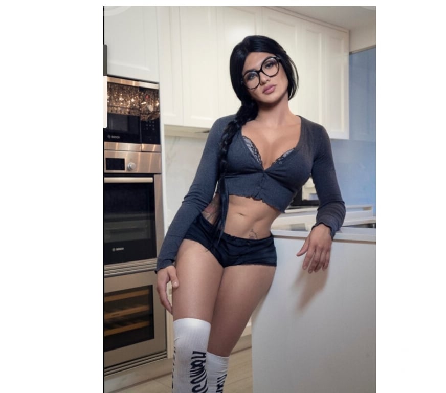 Escorts York York City Centre - York - Photos for 🧚🏻♂️ts Thaizz bellucci York city centre
