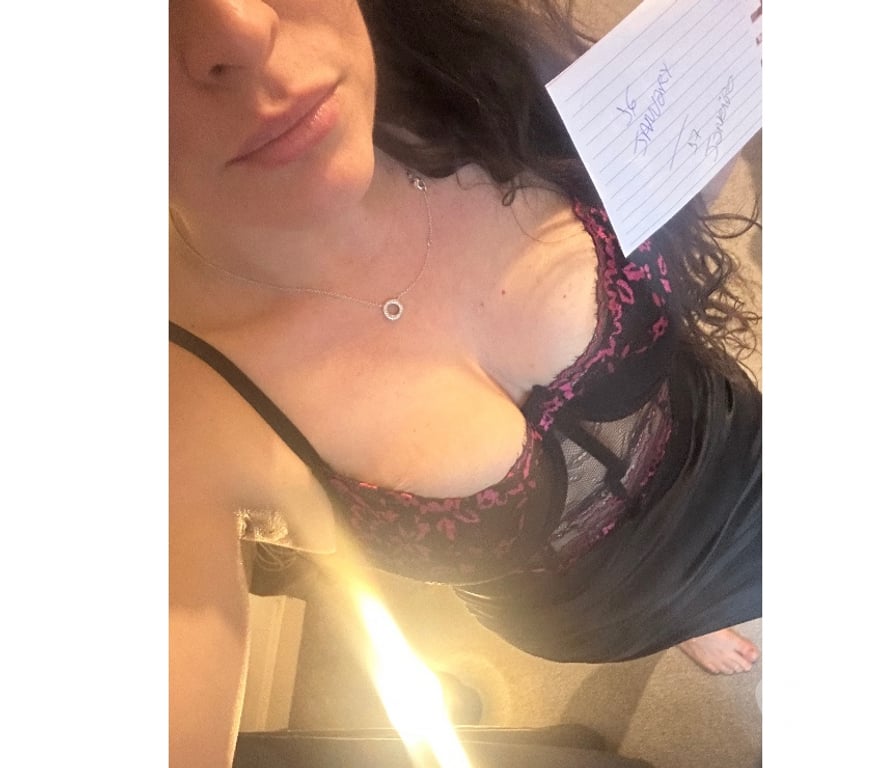 Escorts Cardiff Cardiff City Centre - Cardiff - Photos for Carla toys&party for your pleasure nem in town