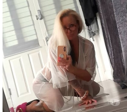 Escorts and Massages Hackney East London - Photos for Melanie milf xxx