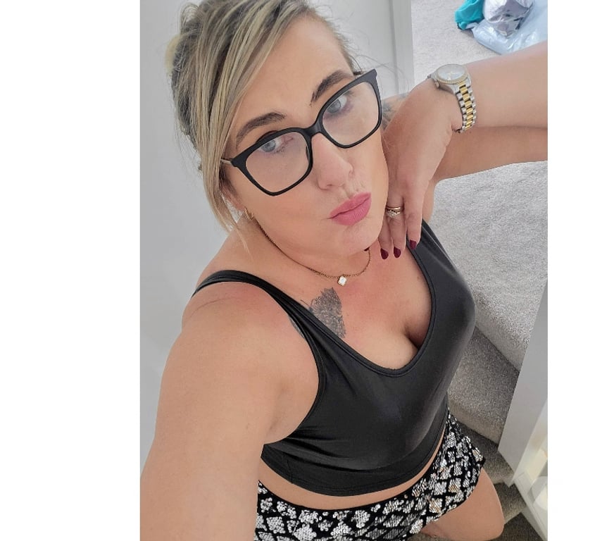 Adult Entertainment Suffolk Ipswich - Photos for Curvy milf Rachel online only