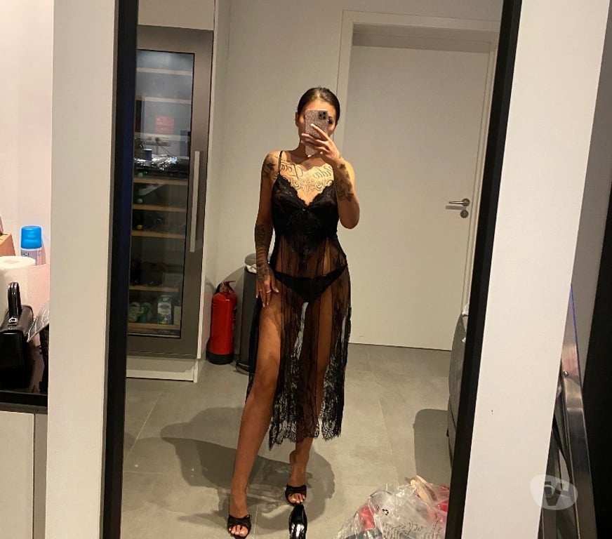 Escorts East London Canary Wharf - East London - Photos for Emma New In Town Italian 21 call and check!!