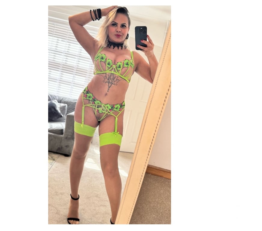 Escorts West Northamptonshire Northampton - West Northamptonshire - Photos for Sophia is New , An explosion of woman my first time here