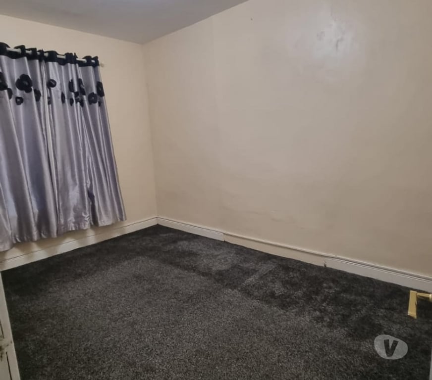 Property to Rent West Yorkshire Kirklees - Photos for House for rent in Town