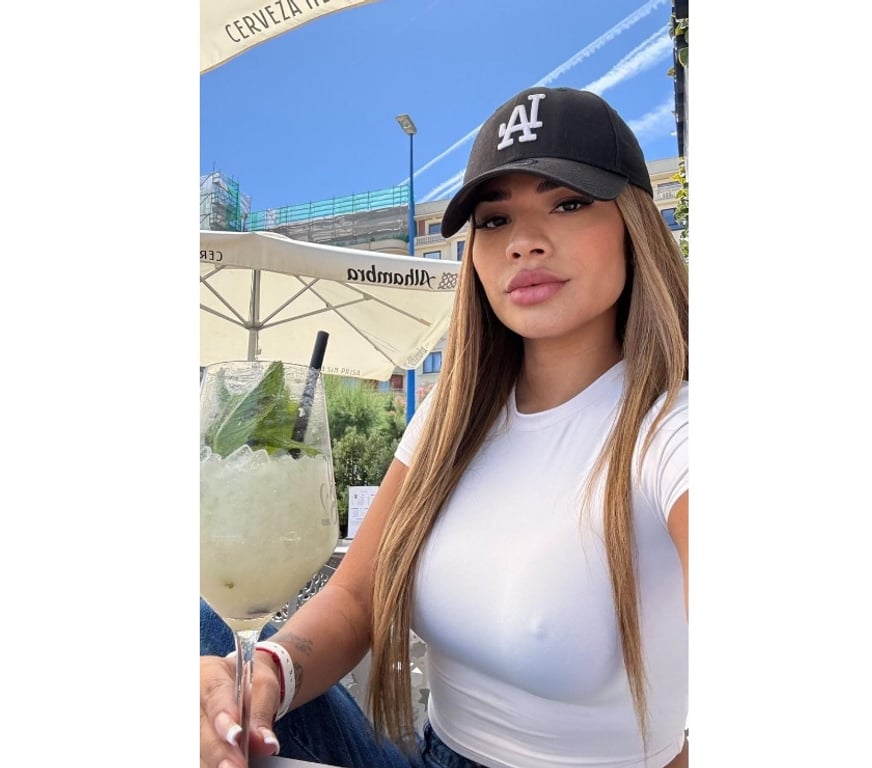Escorts South West London Tooting Broadway Station - South West London - Photos for 💄Sensual, kind, and always with a smile 😊💋