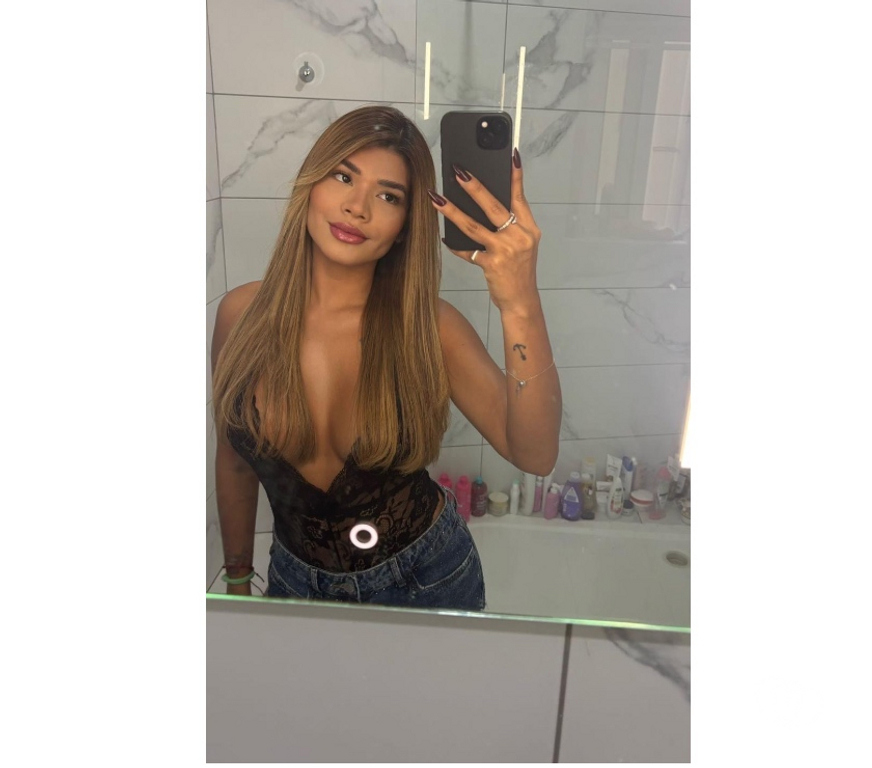 Escorts South West London Merton Park Station - South West London - Photos for Kind energy, smooth embrace, meaningful bond 💫💋