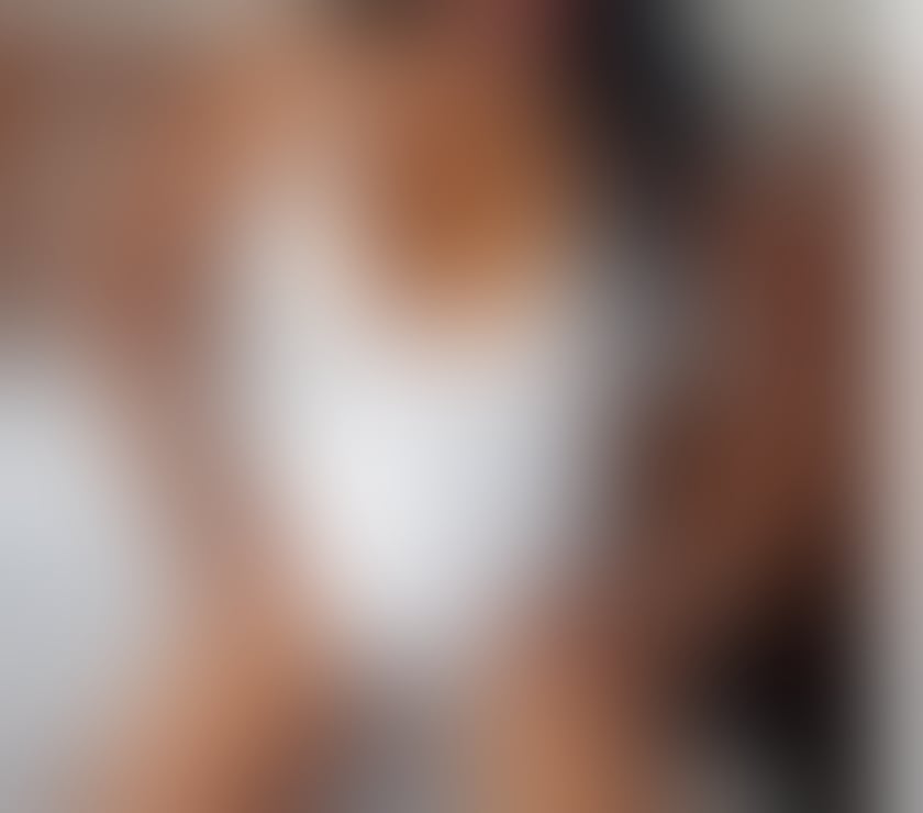 Escorts West London Hillingdon - Photos for New busty north American girl in Heathrow. xoxo