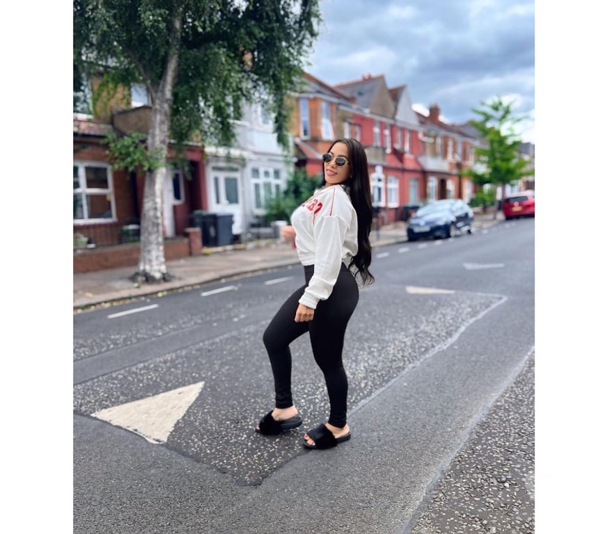 Escorts South West London South Wimbledon - South West London - Photos for Soft presence, tender touch, lasting chemistry ✨💖