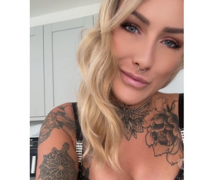 Escort Darlington Town Centre Darlington - Photos for Fully English tattooed