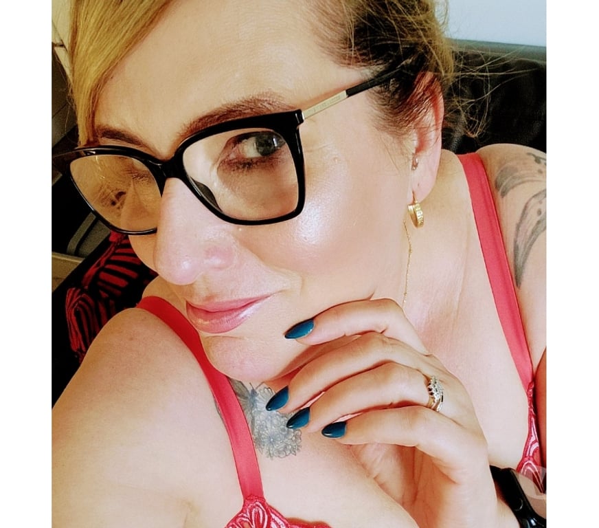 Adult Entertainment Norfolk Norwich - Photos for Rachel queen of curves online only
