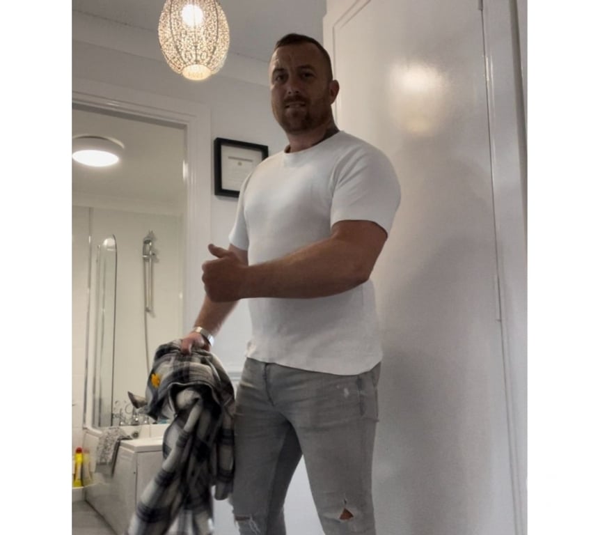Gay massage Central London London Bridge Station - Central London - Photos for Ex soldier boy waiting for orders