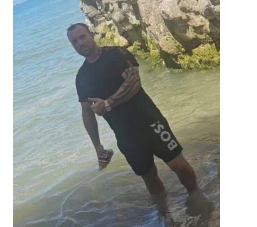 Gay massage Kent Maidstone - Photos for Ex soldier boy waiting for orders