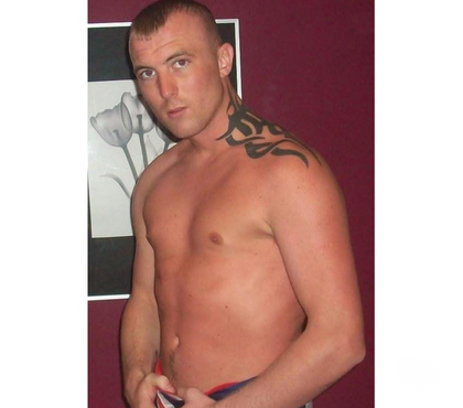 Gay Escorts Rochester Medway - Kent - Photos for Ex soldier boy waiting for orders