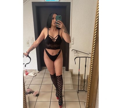 Escort East Kilbride Glasgow - Photos for Karla ! Outcall or car meet !