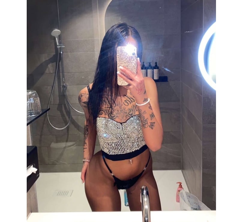 Escorts Leicestershire Leicester - Photos for Emma 21 Italian new&real call and check ;)