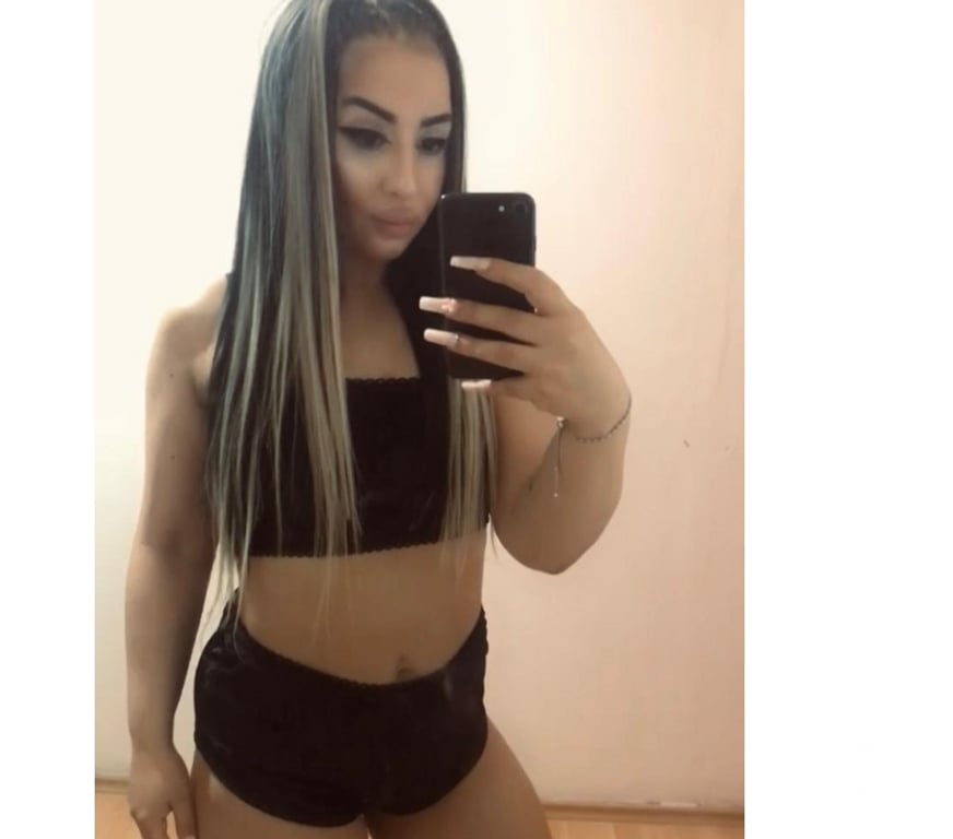 Escorts South West London Putney Bridge Station - South West London - Photos for Jessica new in town !! Party whit me
