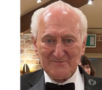Mature guy seeks no strings adult fun with (females only)